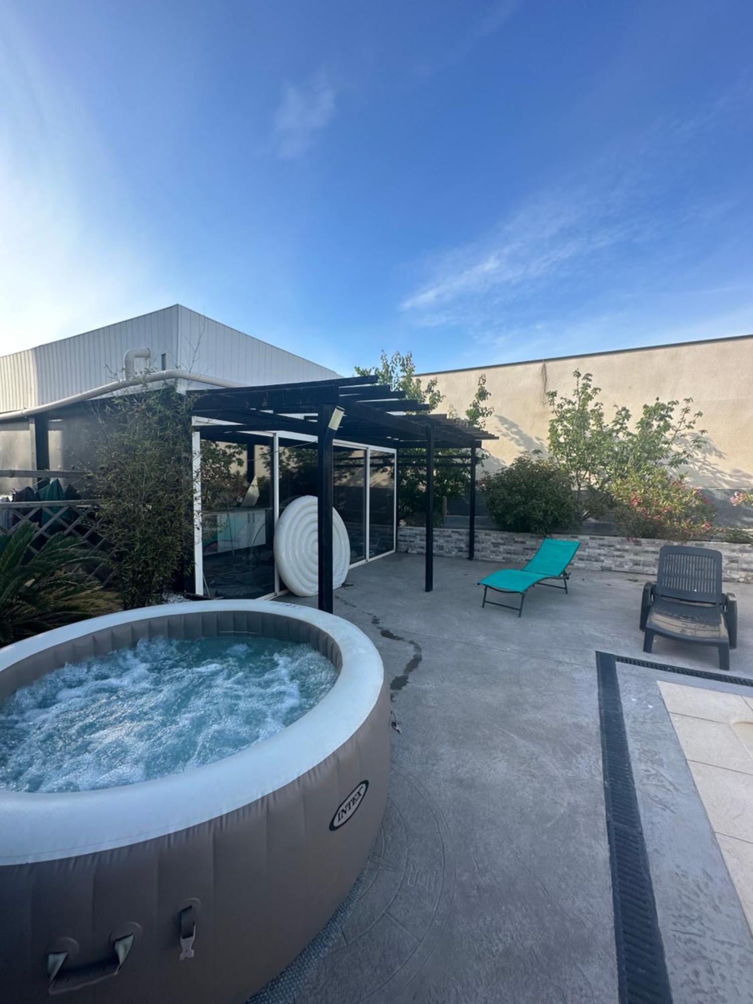 Villeneuve-lès-Béziers Superbe Appartement Avec Piscine Et Spa Privatif מראה חיצוני תמונה