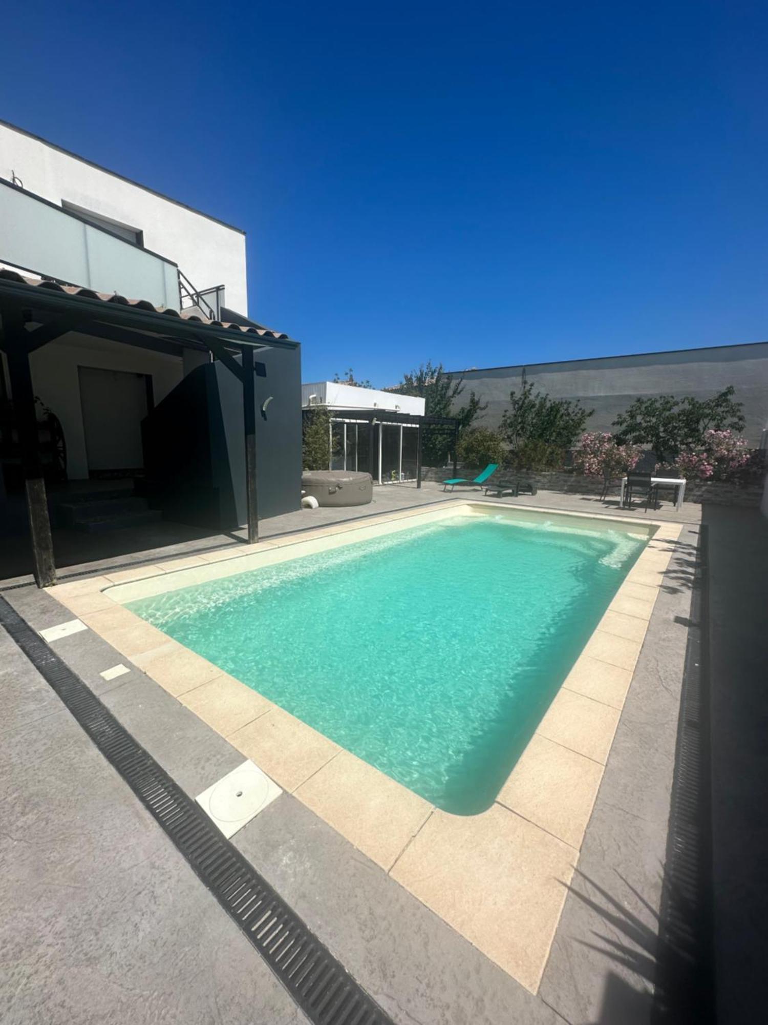 Villeneuve-lès-Béziers Superbe Appartement Avec Piscine Et Spa Privatif מראה חיצוני תמונה